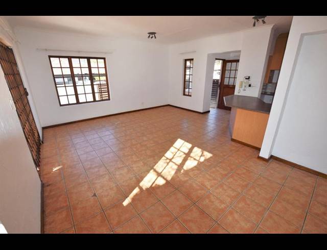 2 BEDROOM TOWNHOUSE FOR SALE IN LONEHILL